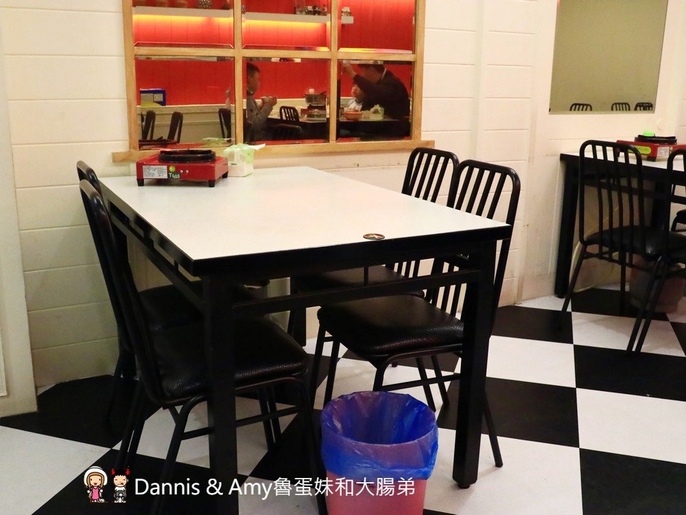 《新竹特色火鍋餐廳》二月牌沙茶爐。無菜單海鮮塔。霜降豬肉漿。吃宵夜的新選擇︱食尚玩家推薦美食(影片)