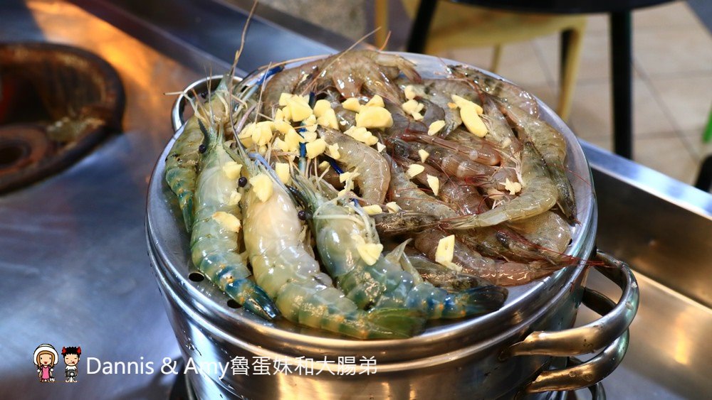 《新竹特色火鍋餐廳》二月牌沙茶爐。無菜單海鮮塔。霜降豬肉漿。吃宵夜的新選擇︱食尚玩家推薦美食(影片)