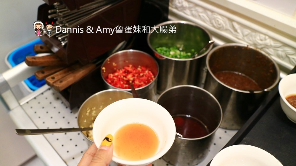 《新竹特色火鍋餐廳》二月牌沙茶爐。無菜單海鮮塔。霜降豬肉漿。吃宵夜的新選擇︱食尚玩家推薦美食(影片)