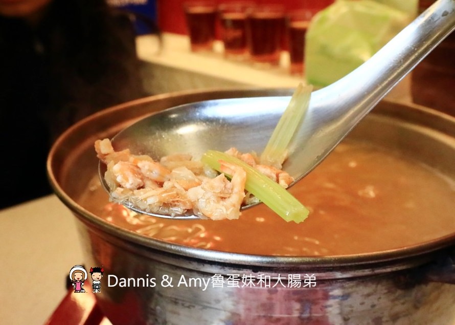 《新竹特色火鍋餐廳》二月牌沙茶爐。無菜單海鮮塔。霜降豬肉漿。吃宵夜的新選擇︱食尚玩家推薦美食(影片)