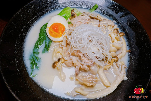 [食記] 新竹竹北-麵角麵食館 メン角 Q彈不軟爛烏龍麵 麻辣排骨麵軟嫩又開胃 豬肉胡麻拌麵焦香豬肉好對味