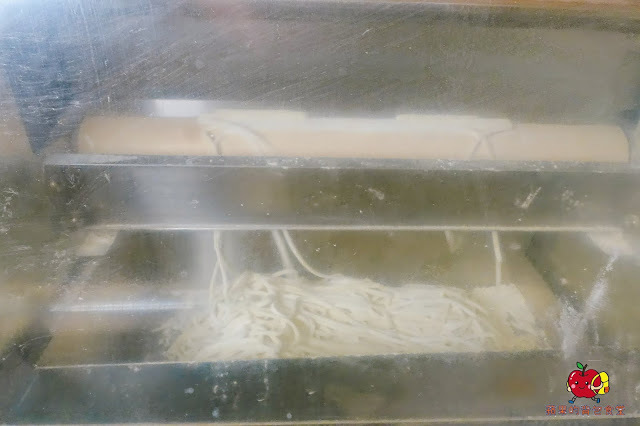 [食記] 新竹竹北-麵角麵食館 メン角 Q彈不軟爛烏龍麵 麻辣排骨麵軟嫩又開胃 豬肉胡麻拌麵焦香豬肉好對味