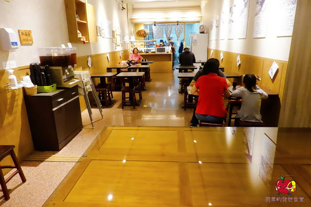 [食記] 新竹竹北-麵角麵食館 メン角 Q彈不軟爛烏龍麵 麻辣排骨麵軟嫩又開胃 豬肉胡麻拌麵焦香豬肉好對味