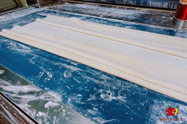 [食記] 新竹竹北-麵角麵食館 メン角 Q彈不軟爛烏龍麵 麻辣排骨麵軟嫩又開胃 豬肉胡麻拌麵焦香豬肉好對味