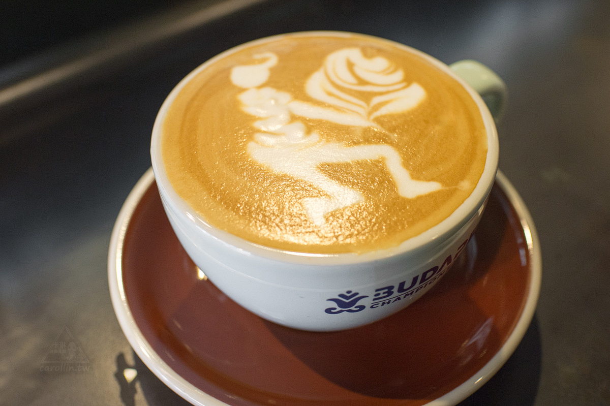 《艾咖啡 ALFEE COFFEE 》拉花冠軍 自家烘焙咖啡館 - 卡琳。摸魚兒趣