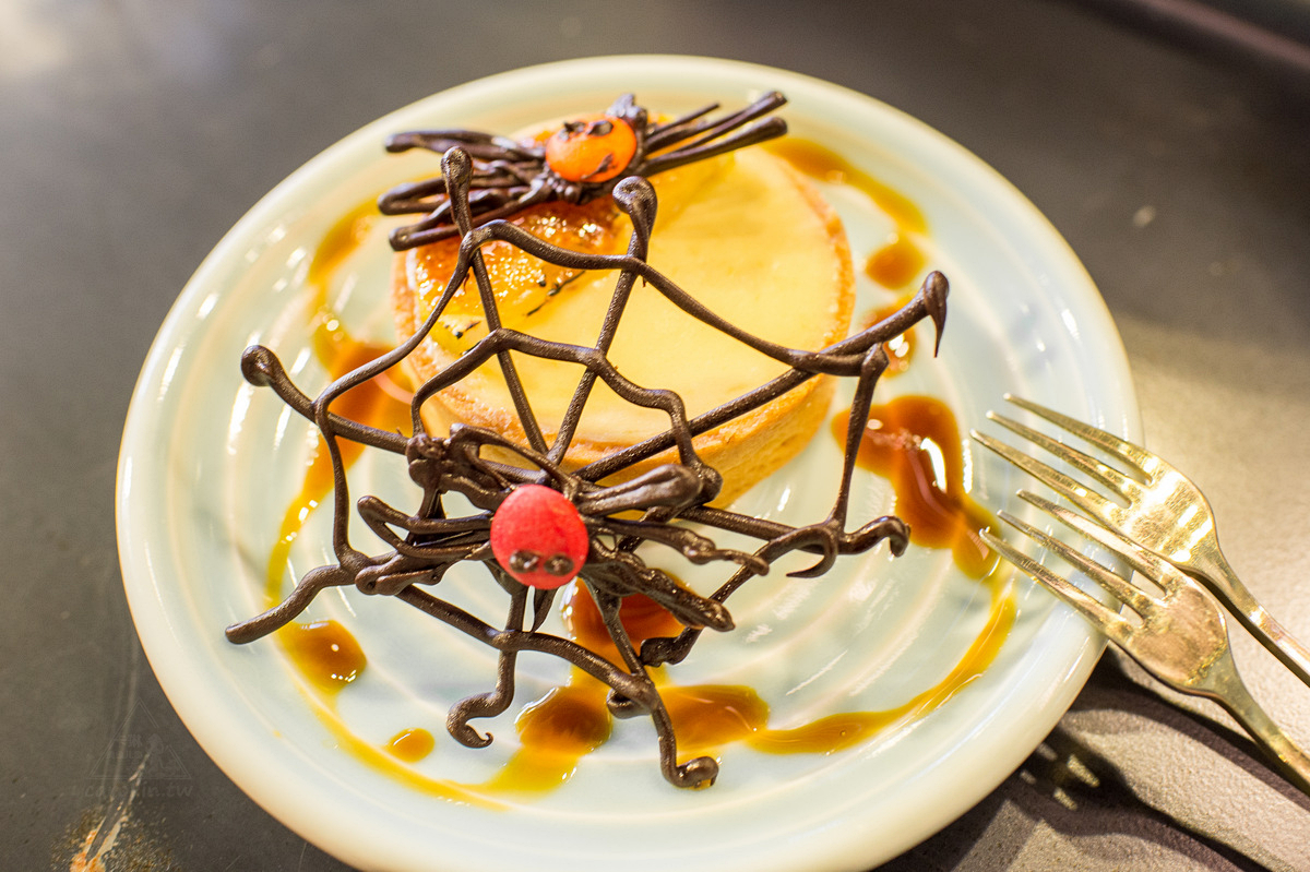 《艾咖啡 ALFEE COFFEE 》拉花冠軍 自家烘焙咖啡館 - 卡琳。摸魚兒趣