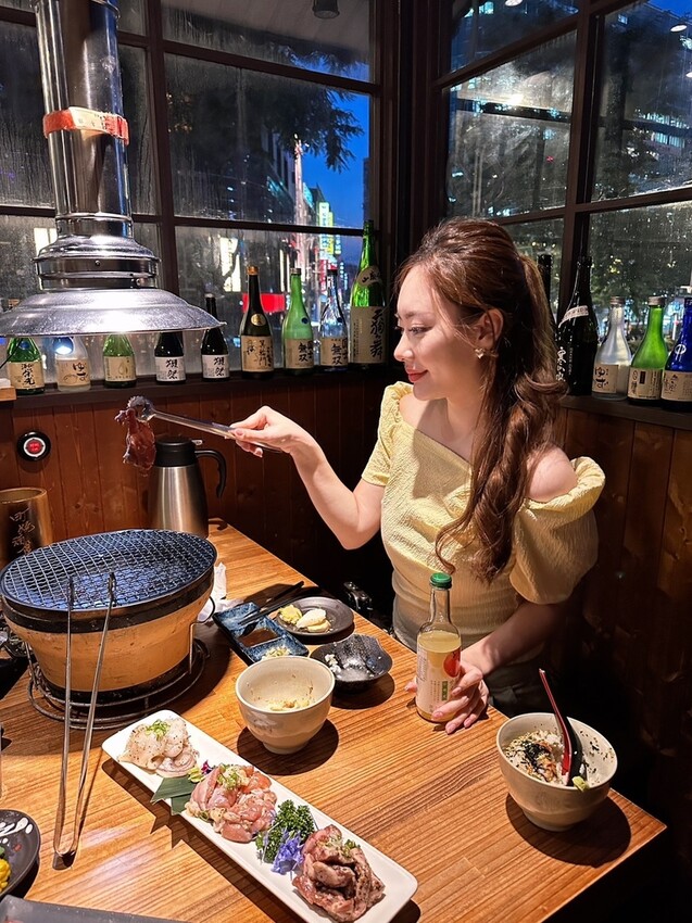 新北板橋府中燒肉推薦《町燒酒食》獨棟日式炭火烤肉居酒屋，夜晚氣氛滿點的炭火燒肉店