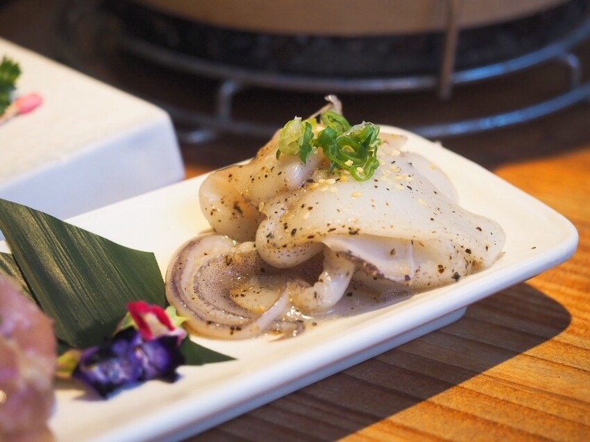 新北板橋府中燒肉推薦《町燒酒食》獨棟日式炭火烤肉居酒屋，夜晚氣氛滿點的炭火燒肉店