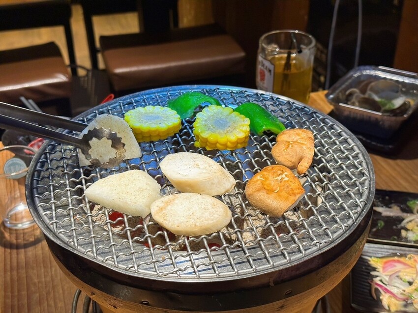 新北板橋府中燒肉推薦《町燒酒食》獨棟日式炭火烤肉居酒屋，夜晚氣氛滿點的炭火燒肉店