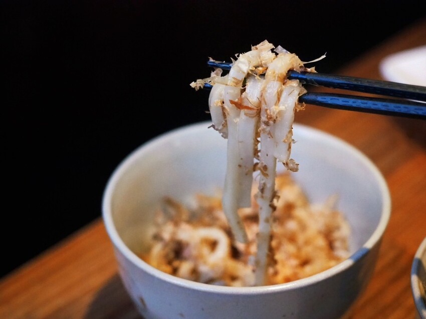 新北板橋府中燒肉推薦《町燒酒食》獨棟日式炭火烤肉居酒屋，夜晚氣氛滿點的炭火燒肉店