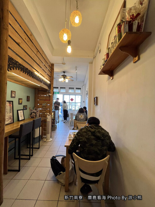 【新竹】「麋鹿看海．南寮舊港邊，假日限定營業的景觀咖啡館（老宅改建/鄉村溫馨風/手作甜點/水果千層/看海