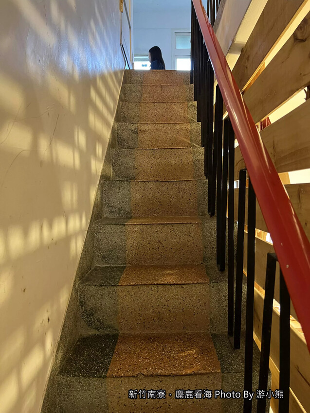 【新竹】「麋鹿看海．南寮舊港邊，假日限定營業的景觀咖啡館（老宅改建/鄉村溫馨風/手作甜點/水果千層/看海