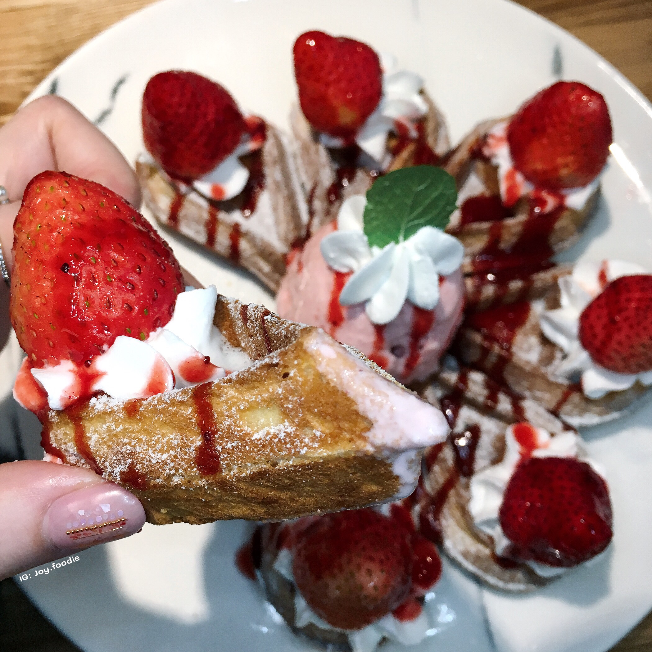 『台北大安區』青沐初食。隱藏在巷弄中的美味，現點現做真材實料！一整隻螃蟹端上桌讓人口水直流～