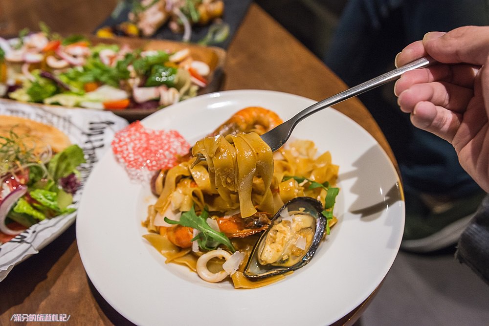 台北大安美食》Borracho Kitchen 酒鬼廚房 近捷運忠孝敦化站 有溫度的異國料理 下班後聚會小酌的好去處 - 滿分的旅遊札記