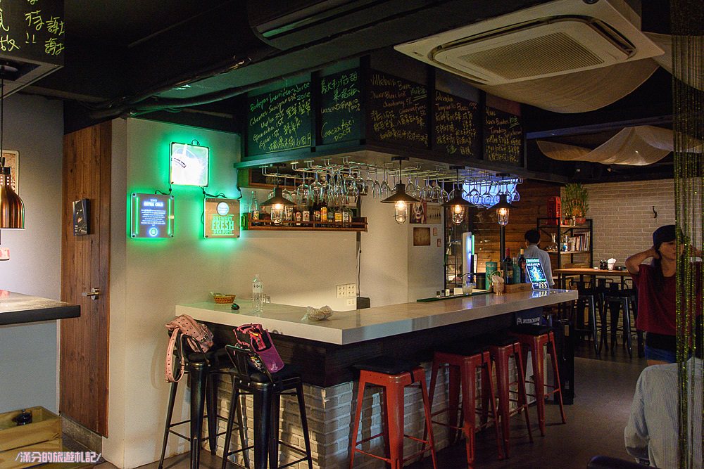 台北大安美食》Borracho Kitchen 酒鬼廚房 近捷運忠孝敦化站 有溫度的異國料理 下班後聚會小酌的好去處 - 滿分的旅遊札記