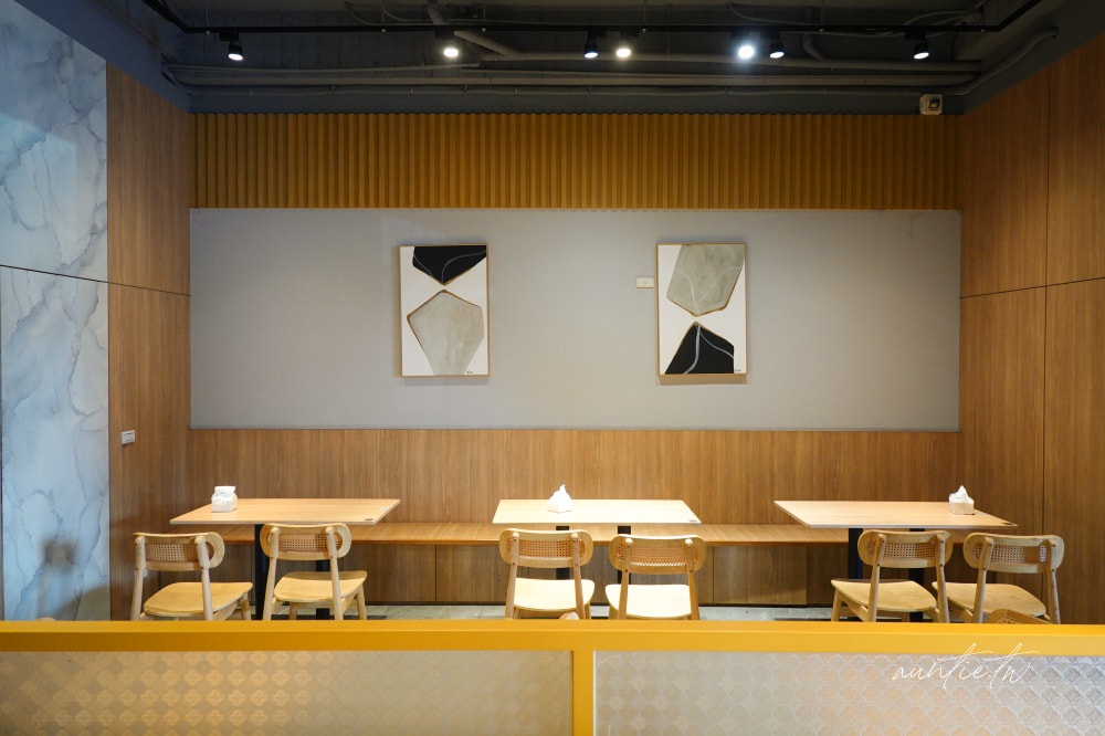 南投埔里最好吃爌肉飯！亞忠爌肉飯爌肉入口即化搭茶碗蒸，路邊攤賣到開店。