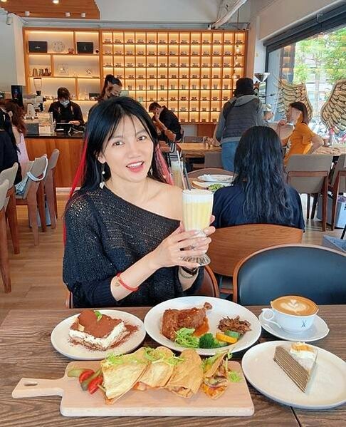 「中山區美食」波赫士領地精品咖啡，大直最棒的早午餐，超威千層