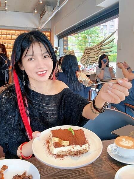 「中山區美食」波赫士領地精品咖啡，大直最棒的早午餐，超威千層