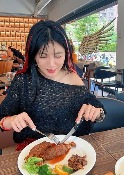 「中山區美食」波赫士領地精品咖啡，大直最棒的早午餐，超威千層