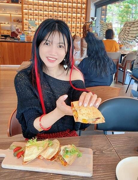 「中山區美食」波赫士領地精品咖啡，大直最棒的早午餐，超威千層