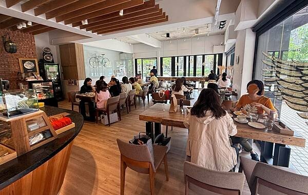 「中山區美食」波赫士領地精品咖啡，大直最棒的早午餐，超威千層