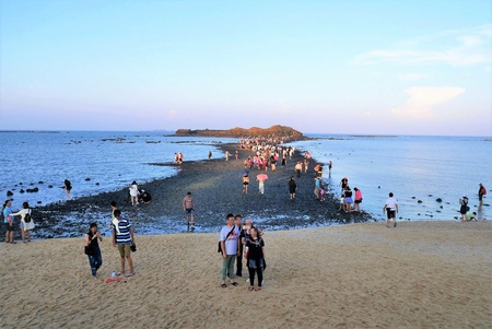 【澎湖馬公 | 景點】感受連大海也為你退讓的奇景☞奎壁山摩西分海