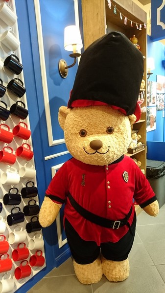 精典泰迪的奶茶舖：高雄彩虹市集~精典泰迪的奶茶舖~療癒系泰迪熊來高雄插旗~根本就是IG熱點~好拍到不要不要~