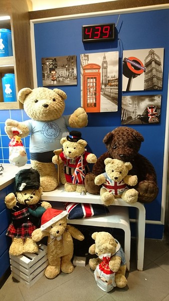 精典泰迪的奶茶舖：高雄彩虹市集~精典泰迪的奶茶舖~療癒系泰迪熊來高雄插旗~根本就是IG熱點~好拍到不要不要~