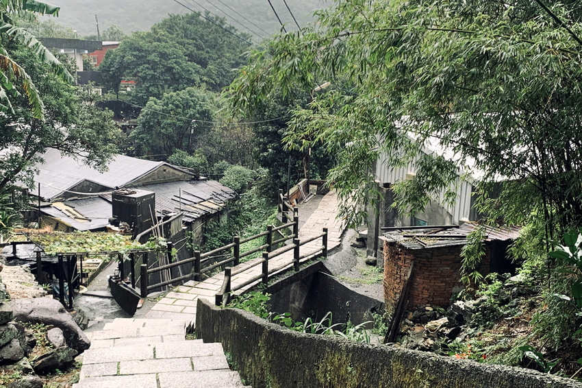 新北瑞芳｜九份_山尖路觀光步道｜滿滿和風氣息!金瓜石水圳橋遺跡