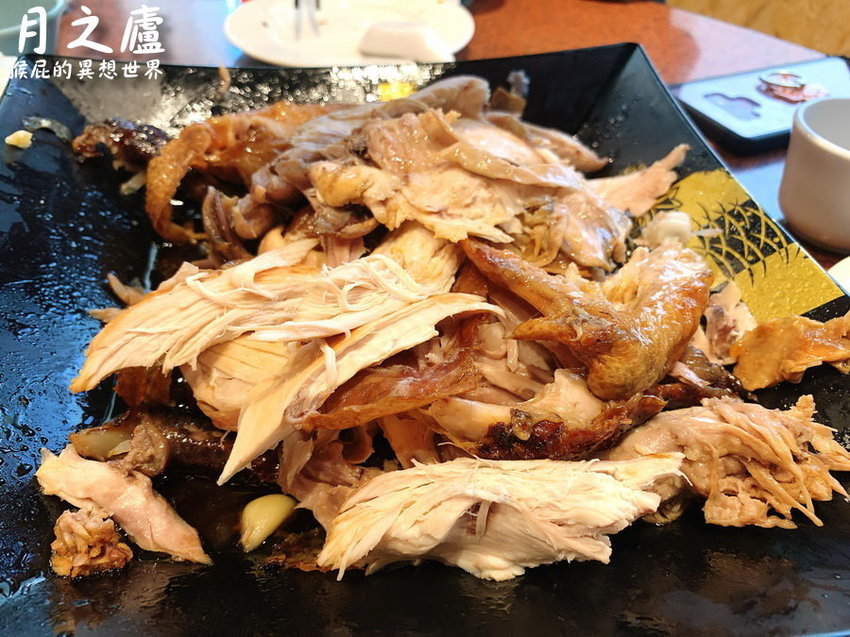 【花蓮美食】沒預約吃不到的炭烤梅子桶仔雞－月之廬食堂！誤打誤撞吃到花蓮熱門餐廳！ @猴屁的異想世界