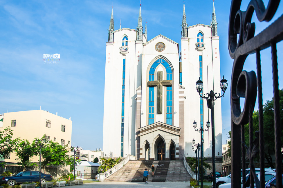 ｜高雄景點｜鳳山基督長老教會，隱藏在街道巷弄裡的城堡 - 阿婷的旅行札記。