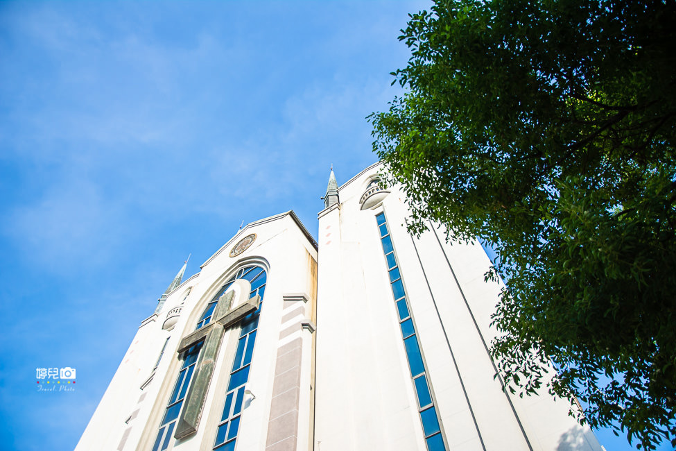 ｜高雄景點｜鳳山基督長老教會，隱藏在街道巷弄裡的城堡 - 阿婷的旅行札記。