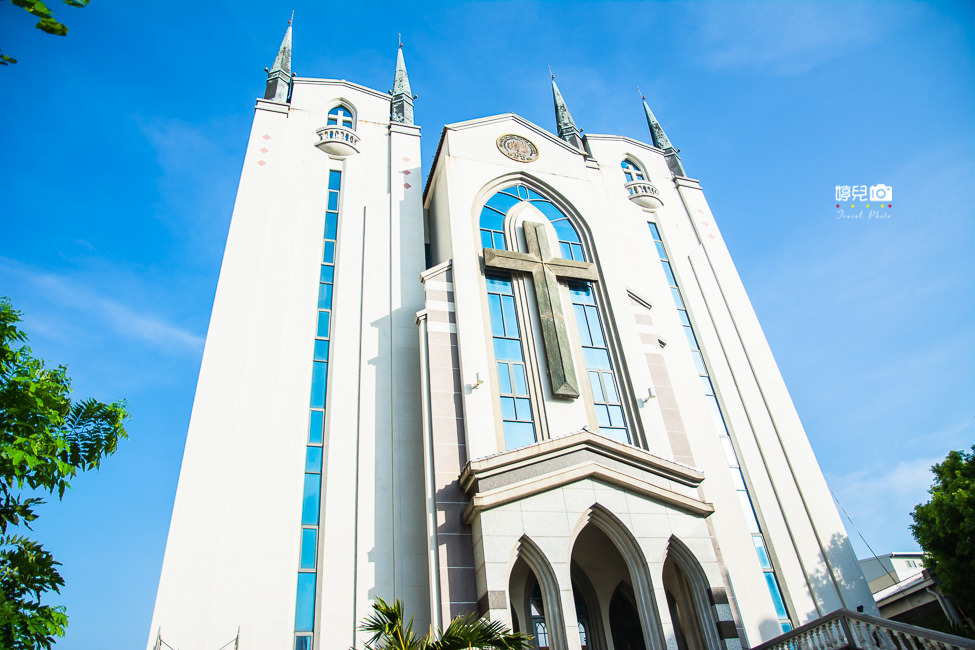 ｜高雄景點｜鳳山基督長老教會，隱藏在街道巷弄裡的城堡 - 阿婷的旅行札記。