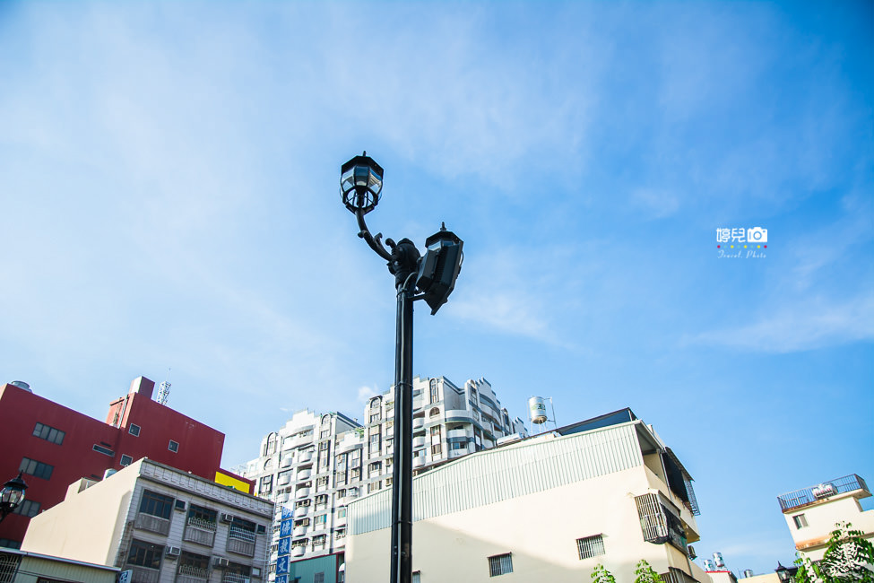 ｜高雄景點｜鳳山基督長老教會，隱藏在街道巷弄裡的城堡 - 阿婷的旅行札記。