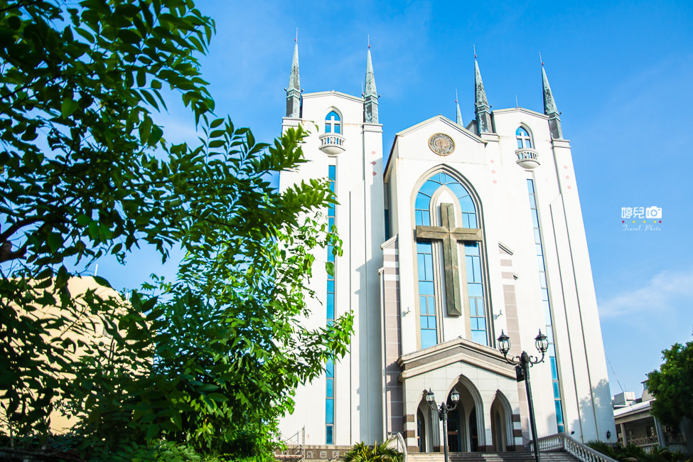 ｜高雄景點｜鳳山基督長老教會，隱藏在街道巷弄裡的城堡 - 阿婷的旅行札記。
