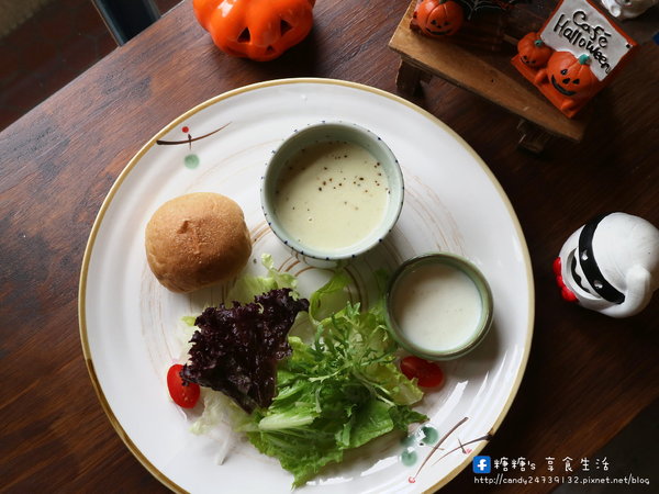 猴子披薩 Monkey Pizza (向上店):〖台中│美食〗猴子披薩 Monkey Pizza-向上店 ❤ 大里人氣美食"猴子披薩"在向上路也吃的到囉!!裝潢簡單粗曠,走工業風格,餐點創新,驚呼你的味蕾~