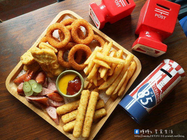 猴子披薩 Monkey Pizza (向上店):〖台中│美食〗猴子披薩 Monkey Pizza-向上店 ❤ 大里人氣美食"猴子披薩"在向上路也吃的到囉!!裝潢簡單粗曠,走工業風格,餐點創新,驚呼你的味蕾~