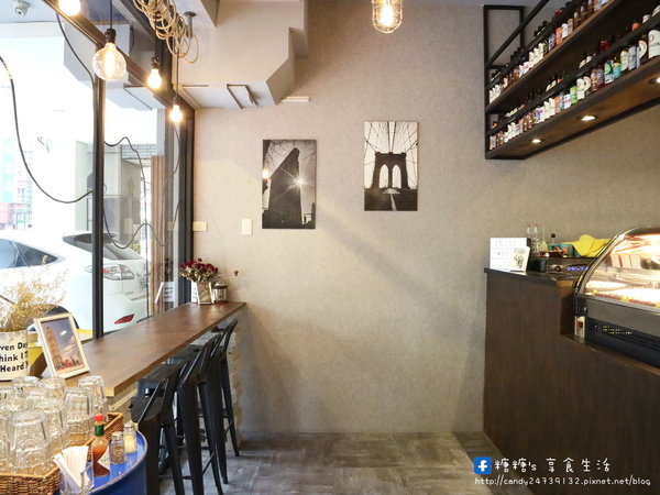 猴子披薩 Monkey Pizza (向上店):〖台中│美食〗猴子披薩 Monkey Pizza-向上店 ❤ 大里人氣美食"猴子披薩"在向上路也吃的到囉!!裝潢簡單粗曠,走工業風格,餐點創新,驚呼你的味蕾~