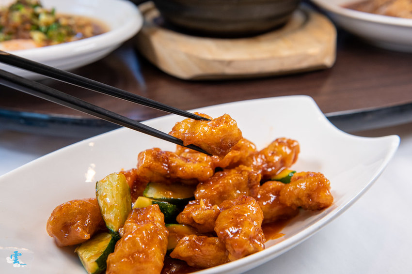 南崁台茂美食》明上園新川湘料理 – 老罈酸湯魚火鍋香氣宜人 麻辣鮮香的道地川味功夫合菜   - 時空幻境 凌雲江海清