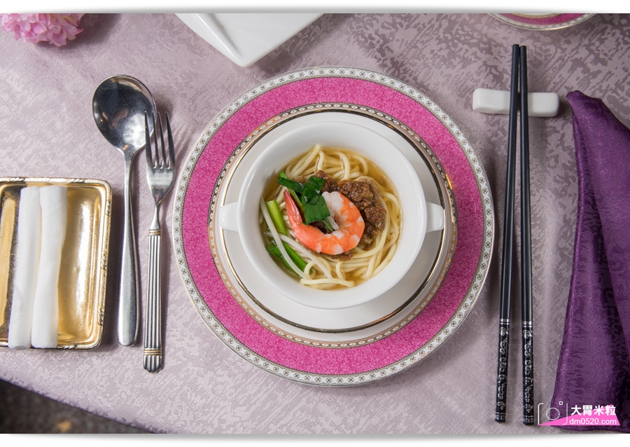 2018高雄母親節餐廳推薦,頂鮮擔仔麵高雄店,(原台南担仔麵高雄店),犒賞媽媽品嚐波士頓龍蝦海鮮大餐,5/1-5/13加碼抽dyson吹風機 - 大胃米粒 DAVID & MILLY