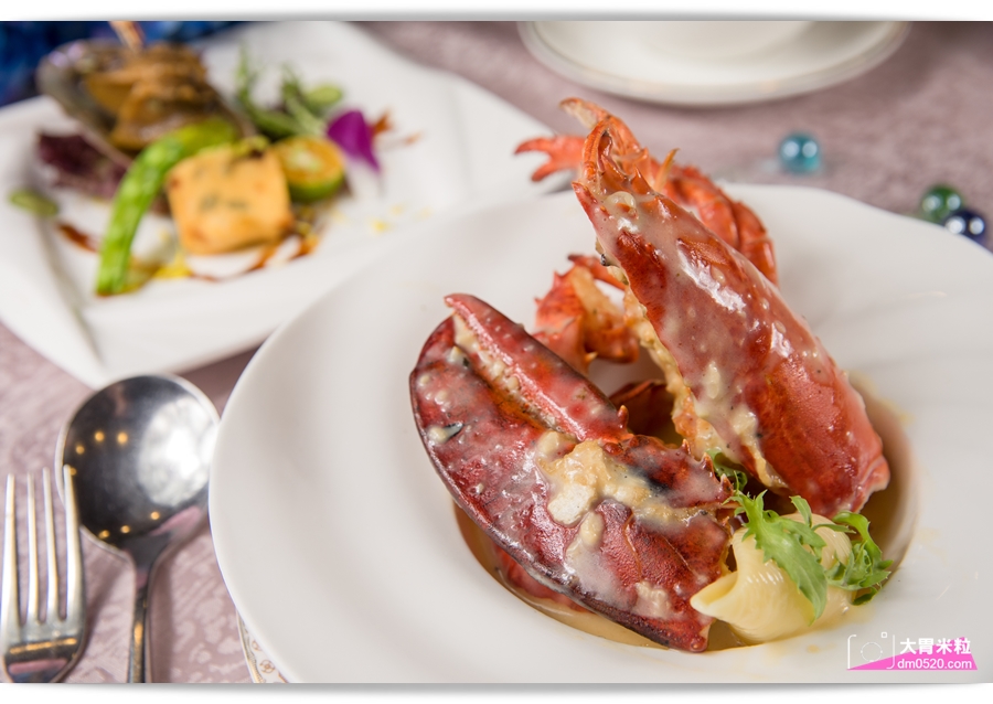 2018高雄母親節餐廳推薦,頂鮮擔仔麵高雄店,(原台南担仔麵高雄店),犒賞媽媽品嚐波士頓龍蝦海鮮大餐,5/1-5/13加碼抽dyson吹風機 - 大胃米粒 DAVID & MILLY