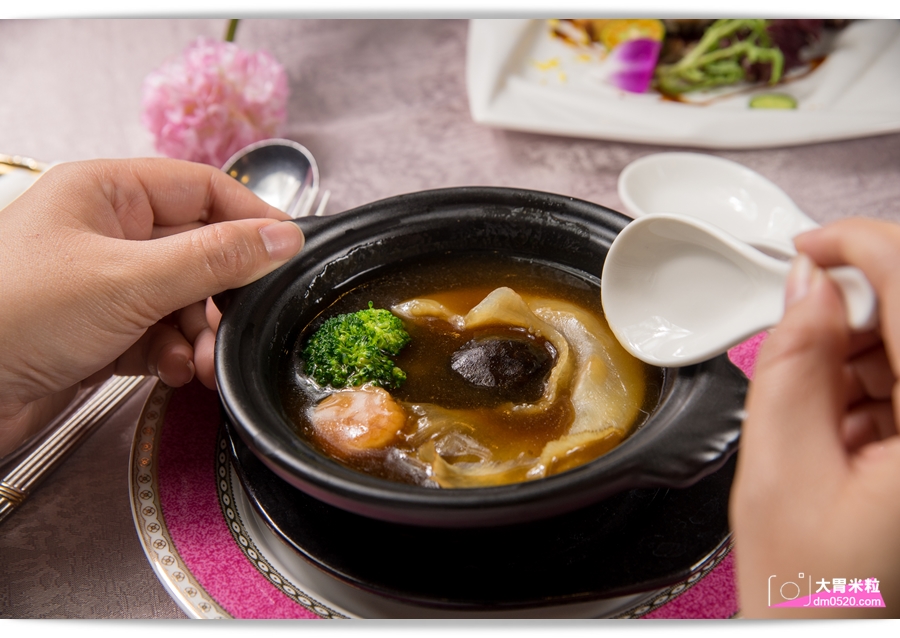 2018高雄母親節餐廳推薦,頂鮮擔仔麵高雄店,(原台南担仔麵高雄店),犒賞媽媽品嚐波士頓龍蝦海鮮大餐,5/1-5/13加碼抽dyson吹風機 - 大胃米粒 DAVID & MILLY