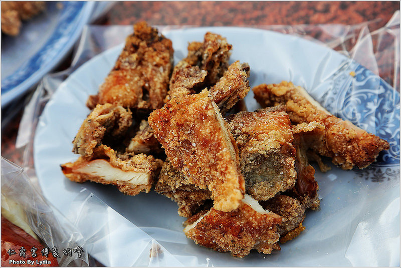 【食記│台南】歸仁仁壽宮前的傅家の蚵嗲~歸仁在地人推薦/台式下午茶/黑輪米血一支七元銅板價/必點炸甜不辣、炸雞翅