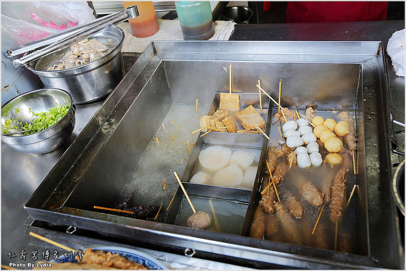 【食記│台南】歸仁仁壽宮前的傅家の蚵嗲~歸仁在地人推薦/台式下午茶/黑輪米血一支七元銅板價/必點炸甜不辣、炸雞翅
