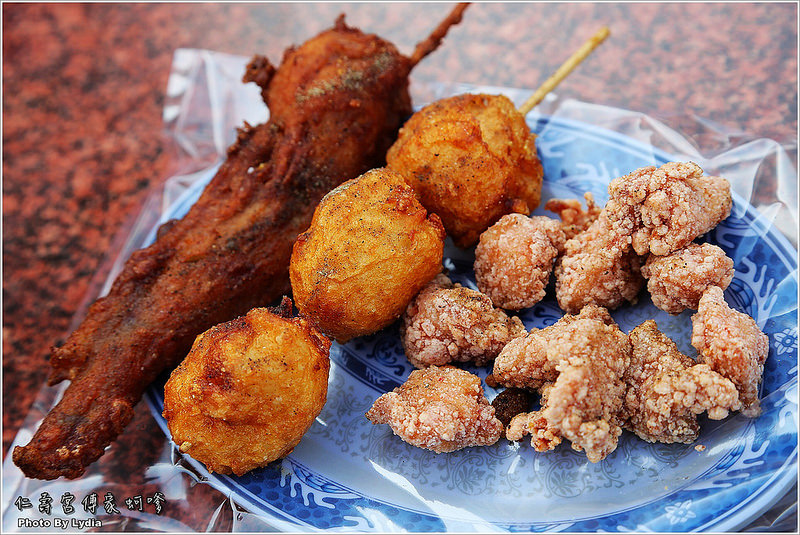 【食記│台南】歸仁仁壽宮前的傅家の蚵嗲~歸仁在地人推薦/台式下午茶/黑輪米血一支七元銅板價/必點炸甜不辣、炸雞翅