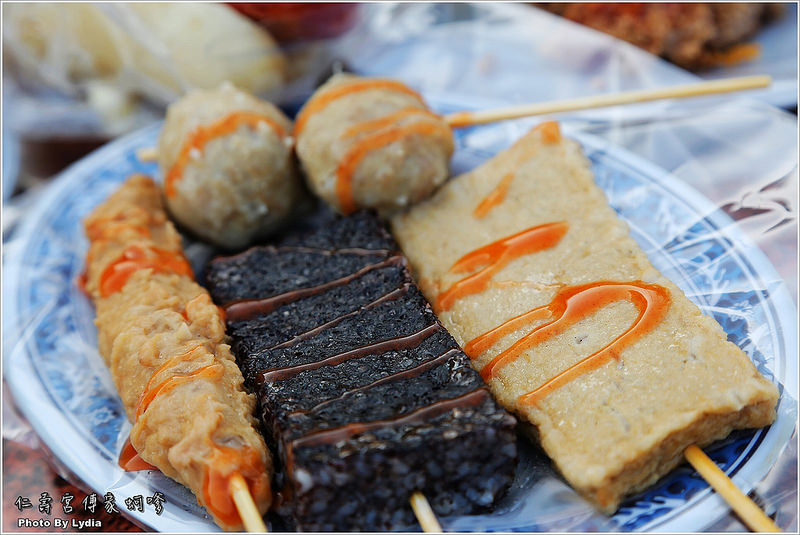 【食記│台南】歸仁仁壽宮前的傅家の蚵嗲~歸仁在地人推薦/台式下午茶/黑輪米血一支七元銅板價/必點炸甜不辣、炸雞翅