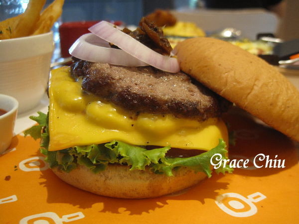 起司瀑布和牛堡 屋莎鬆餅屋(京站店) Woosaパンケーキ