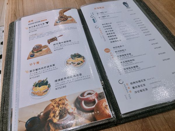 捷運台北車站✿Woosaパンケーキ 屋莎鬆餅屋✿入口即化雲朵鬆餅與起司瀑布和牛堡 ! ! ! 值得排隊的仙滋味~