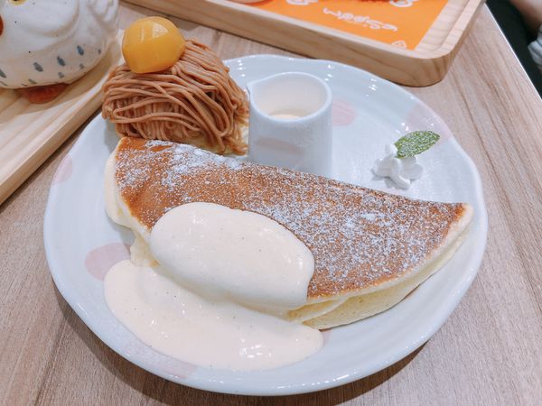 捷運台北車站✿Woosaパンケーキ 屋莎鬆餅屋✿入口即化雲朵鬆餅與起司瀑布和牛堡 ! ! ! 值得排隊的仙滋味~