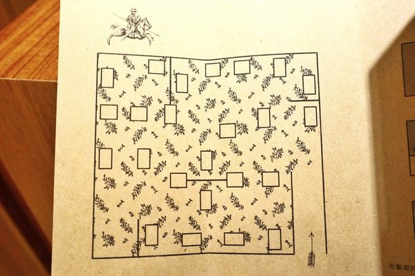 TABLE FOR ONE 一人餐桌